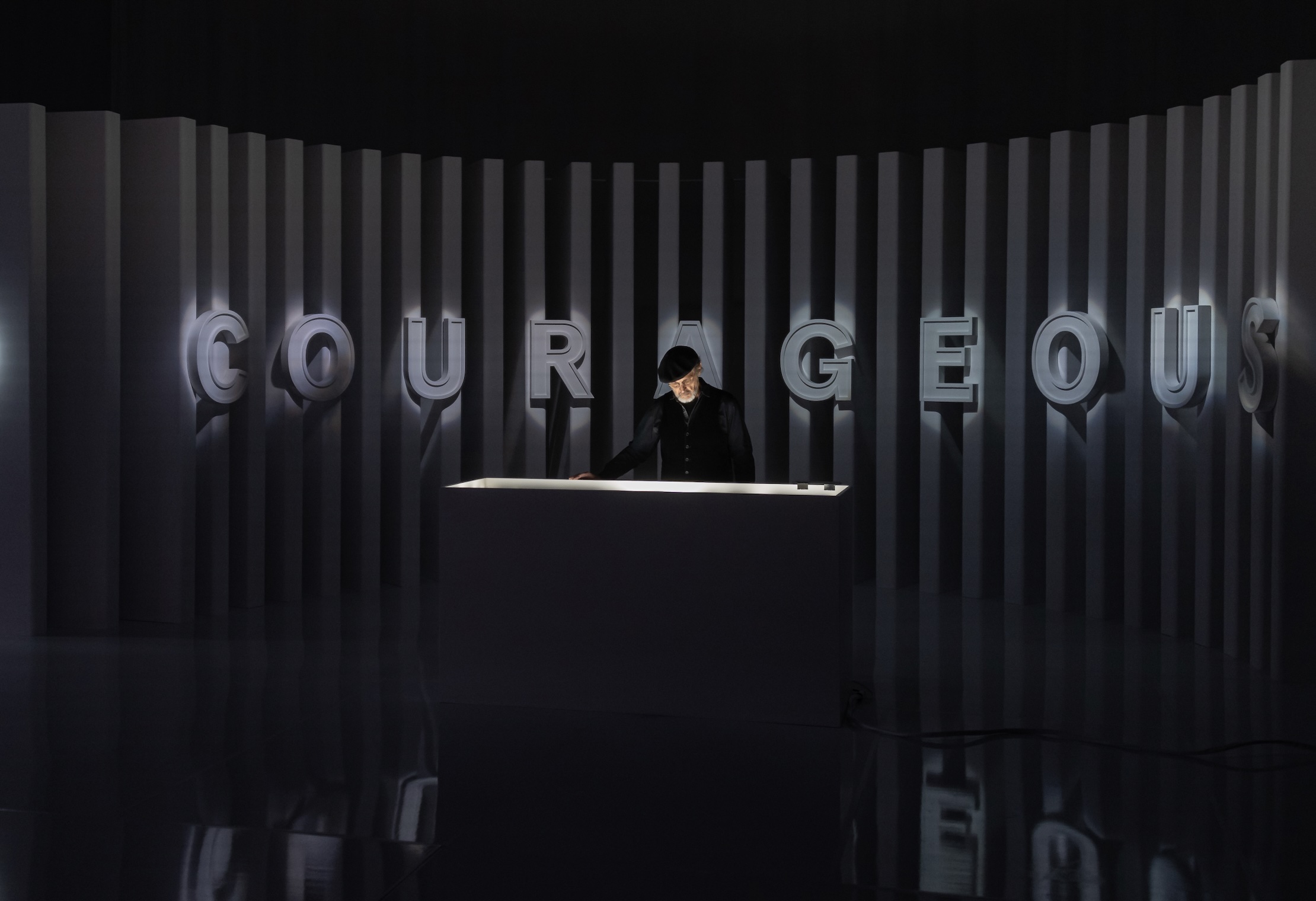 Audio mixing console